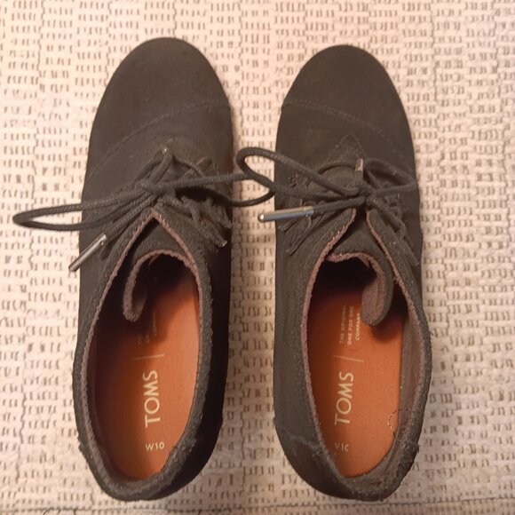 TOMS women's black suede lace up wedge heel ankle bootie sz 10 - Picture 3 of 14